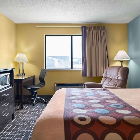 Super 8 By Wyndham Dyersville Exterior photo